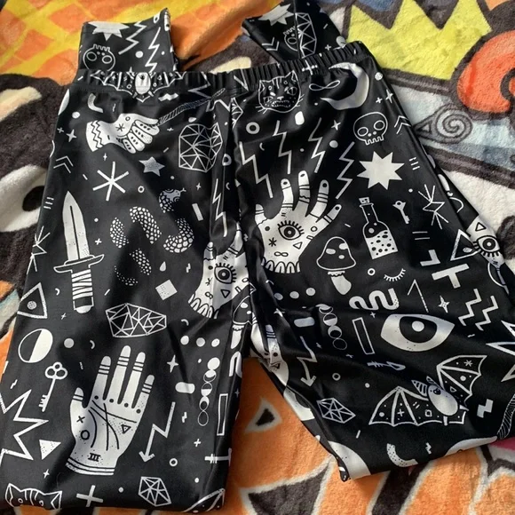 Witchy Goth Occult Leggings - Picture 4 of 6